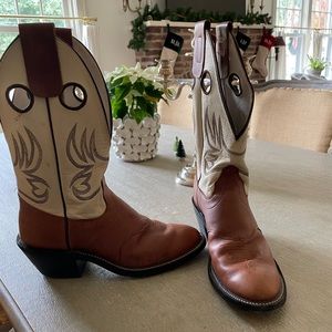 Olathe Boot Co. Size 8 boots. Cowboy boots
